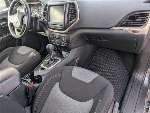 Used 2014 Jeep Cherokee Altitude w/ Comfort/Convenience Group image 18