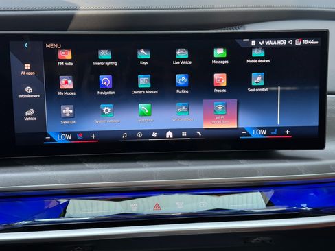 Used 2025 BMW i7 xDrive60 w/ Executive Package AWD/4WD image 28