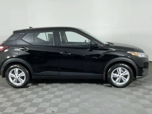 New 2025 Nissan Kicks Play S image 3