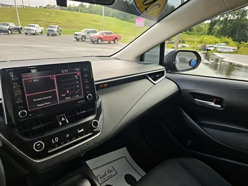 Used 2021 Toyota Corolla LE image 35