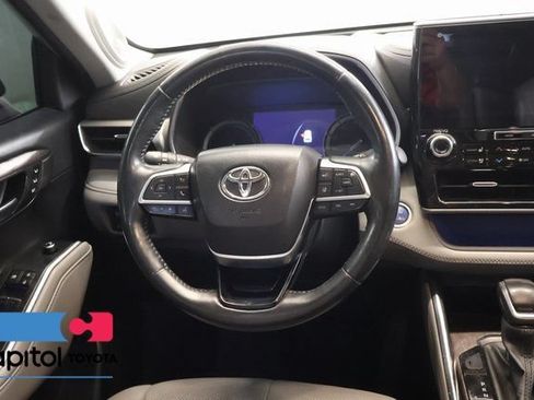 Used 2021 Toyota Highlander Platinum AWD/4WD image 14