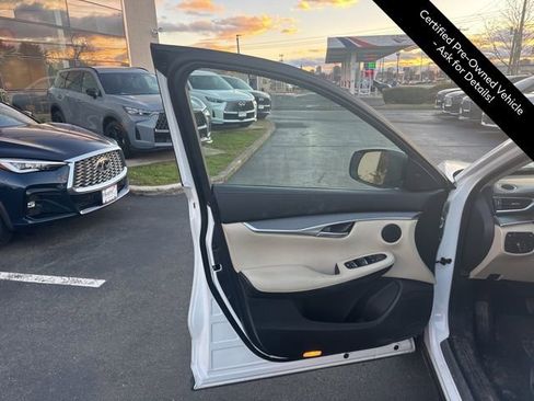 Certified 2022 INFINITI QX50 Luxe image 13