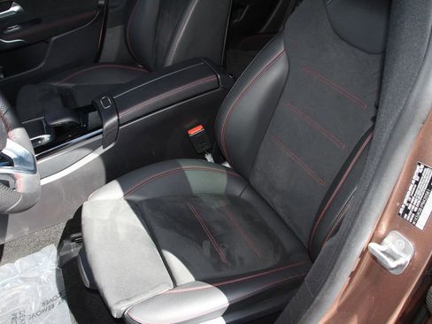 Used 2023 Mercedes-Benz CLA 250 image 23