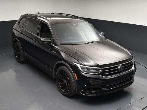 Used 2023 Volkswagen Tiguan SE R-Line FWD image 43