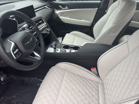 Used 2025 Genesis G70 3.3T Advanced w/ Sport Prestige Package image 8