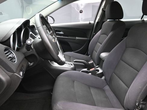 Used 2014 Chevrolet Cruze LT w/ Technology Package image 15