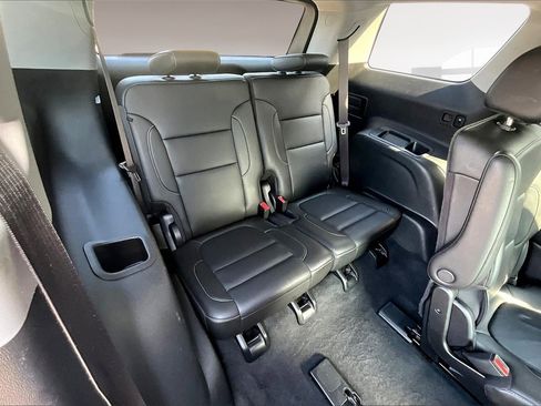 Certified 2023 GMC Acadia SLT image 21