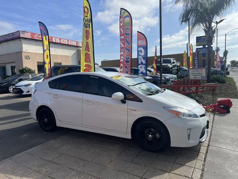Used 2013 Toyota Prius Two image 10