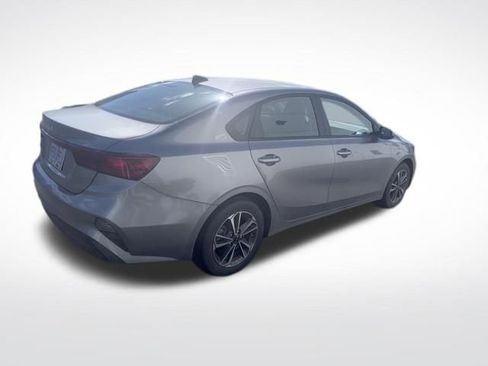 Used 2023 Kia Forte LXS w/ LXS Technology Package image 7