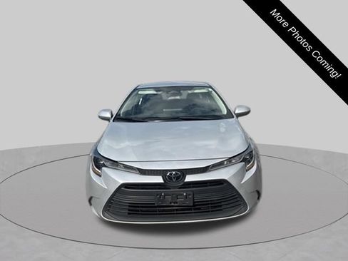 Used 2024 Toyota Corolla LE FWD image 2