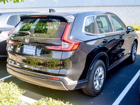 Used 2023 Honda CR-V LX image 5