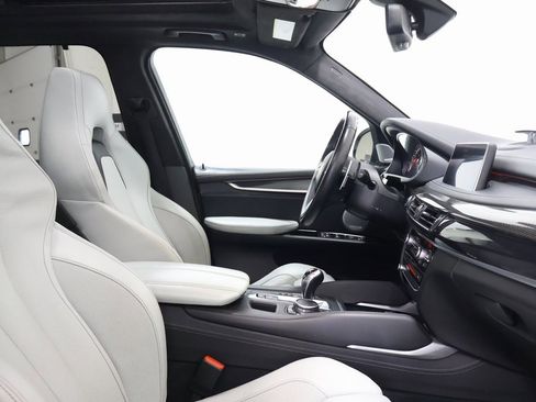 Used 2016 BMW X5 M image 21