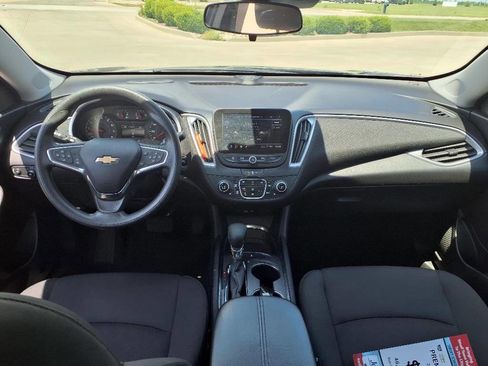 Used 2023 Chevrolet Malibu LT image 9