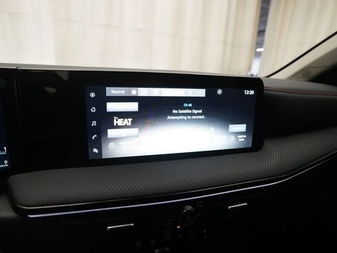 Used 2025 Nissan Kicks SR AWD/4WD image 6