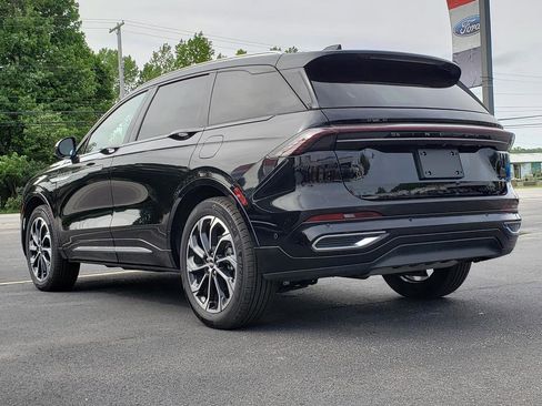 Used 2024 Lincoln Nautilus Reserve w/ Equipment Group 202A AWD/4WD image 5