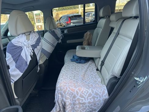 Used 2025 Hyundai Santa Fe Limited image 6