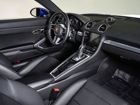 Certified 2025 Porsche 718 Cayman RWD image 15