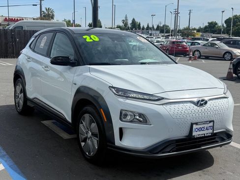 Used 2020 Hyundai Kona SEL FWD image 2