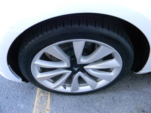 Used 2018 Tesla Model 3 Long Range image 25