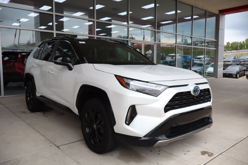 Used 2023 Toyota RAV4 XSE AWD/4WD image 1