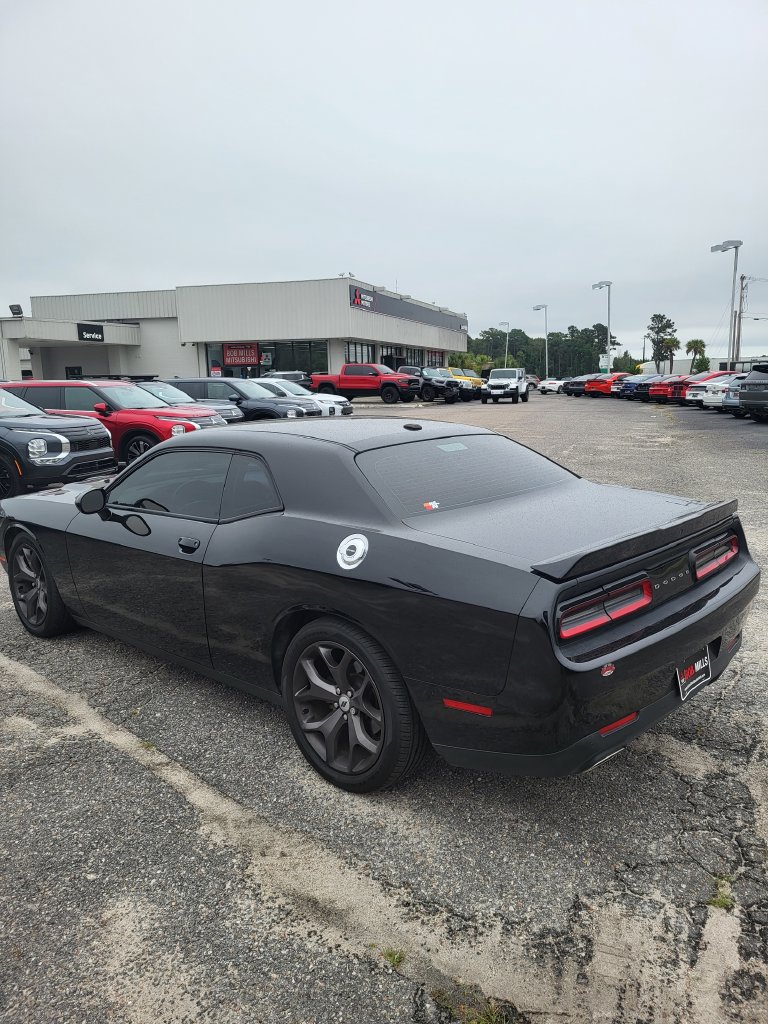Used 2018 Dodge Challenger SXT RWD image 4