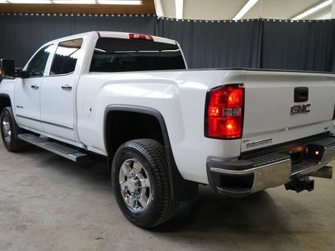 Used 2018 GMC Sierra 2500 SLT w/ Duramax Plus Package AWD/4WD image 5