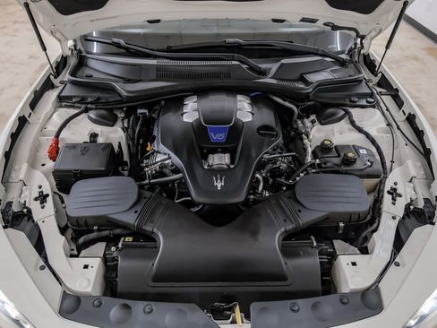 Used 2018 Maserati Ghibli S image 67