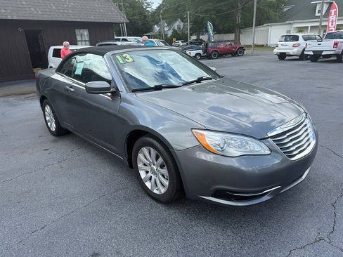 Used 2013 Chrysler 200 Touring FWD image 2