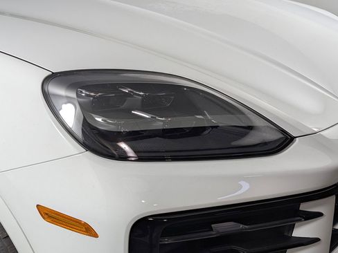 New 2026 Porsche Cayenne image 15