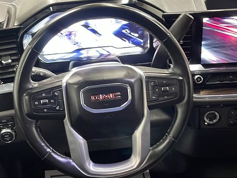 Used 2024 GMC Sierra 1500 Elevation AWD/4WD image 3