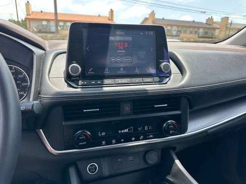 Used 2023 Nissan Rogue SV FWD image 12