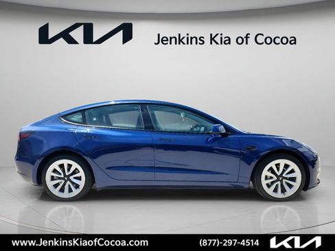 Used 2022 Tesla Model 3 Long Range AWD/4WD image 3