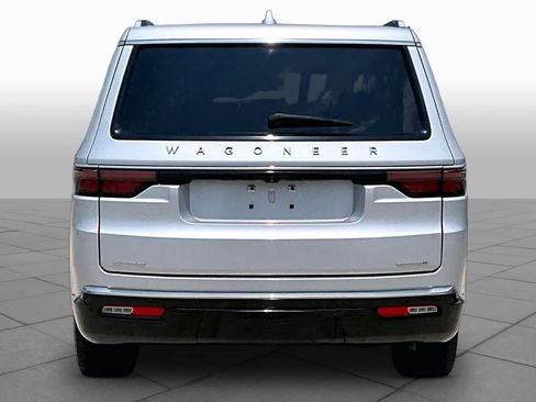 Used 2022 Jeep Wagoneer Series II w/ Premium Group I AWD/4WD image 5