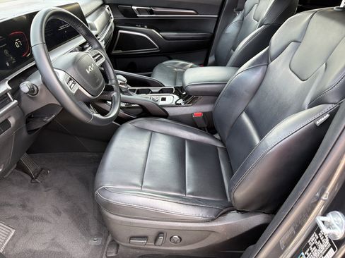 Used 2024 Kia Telluride S w/ S Sunroof Package FWD image 7