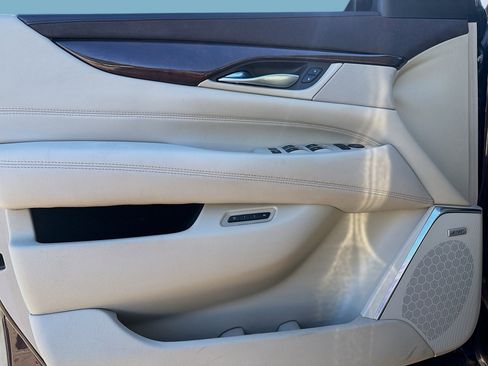 Used 2017 Cadillac Escalade Premium Luxury image 23