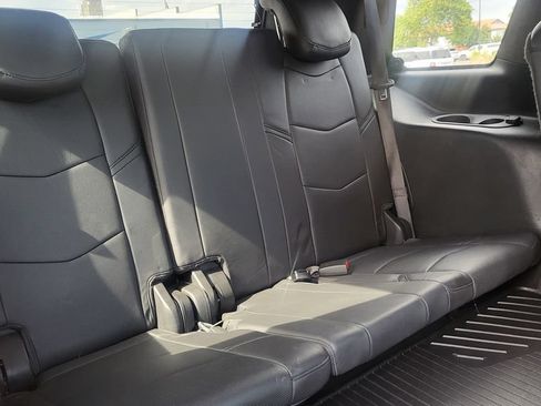 Used 2018 Cadillac Escalade Platinum AWD/4WD image 23