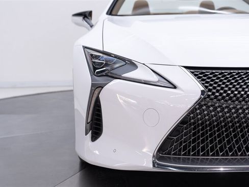 Used 2022 Lexus LC 500 Convertible w/ Touring Package RWD image 18