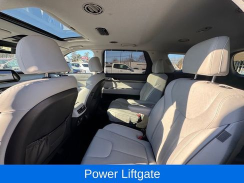 Used 2023 Hyundai Palisade SEL w/ Premium Package image 18