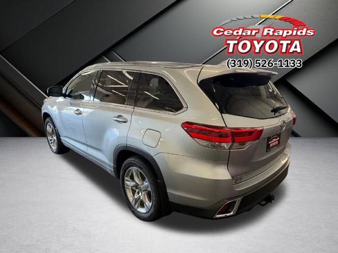 Used 2019 Toyota Highlander Limited image 3