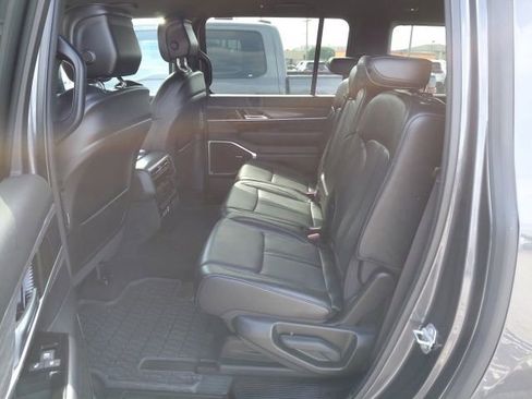 Used 2024 Jeep Wagoneer L Series II w/ Flexible Seating Group AWD/4WD image 5