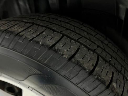 Used 2018 Ford Explorer XLT w/ Equipment Group 202A image 46