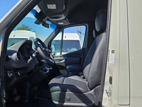 New 2025 Mercedes-Benz Sprinter 2500 image 14