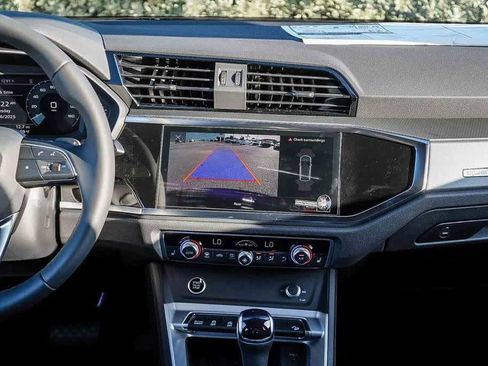 New 2025 Audi Q3 2.0T Premium image 11