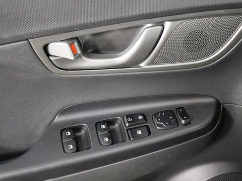 Used 2021 Hyundai Kona Limited FWD image 19