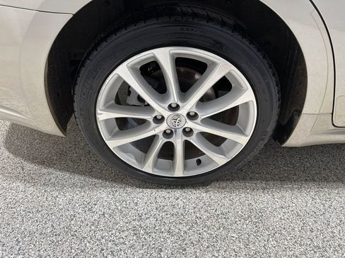 Used 2014 Toyota Avalon Limited image 21