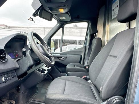 Used 2019 Mercedes-Benz Sprinter 144 image 9
