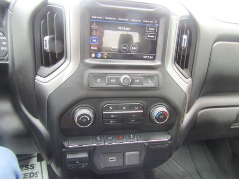 Used 2019 Chevrolet Silverado 1500 Custom Trail Boss image 16