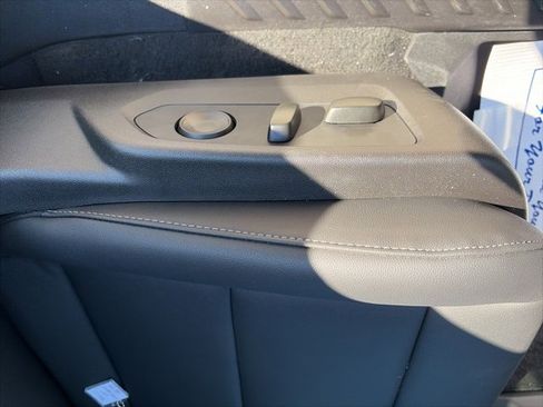 New 2026 GMC Canyon Elevation w/ Convenience Package image 18