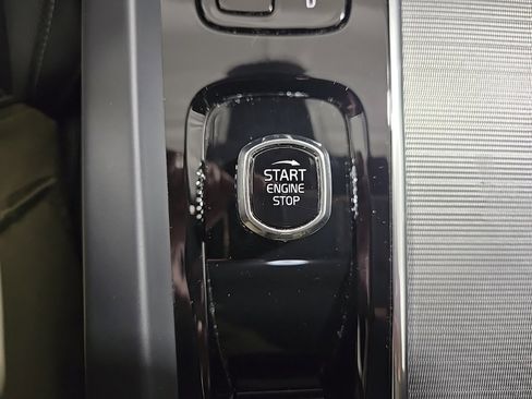 Used 2024 Volvo S60 B5 Plus image 13