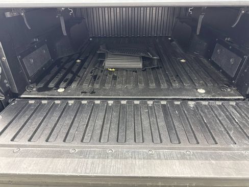 Used 2018 Toyota Tacoma SR5 AWD/4WD image 44